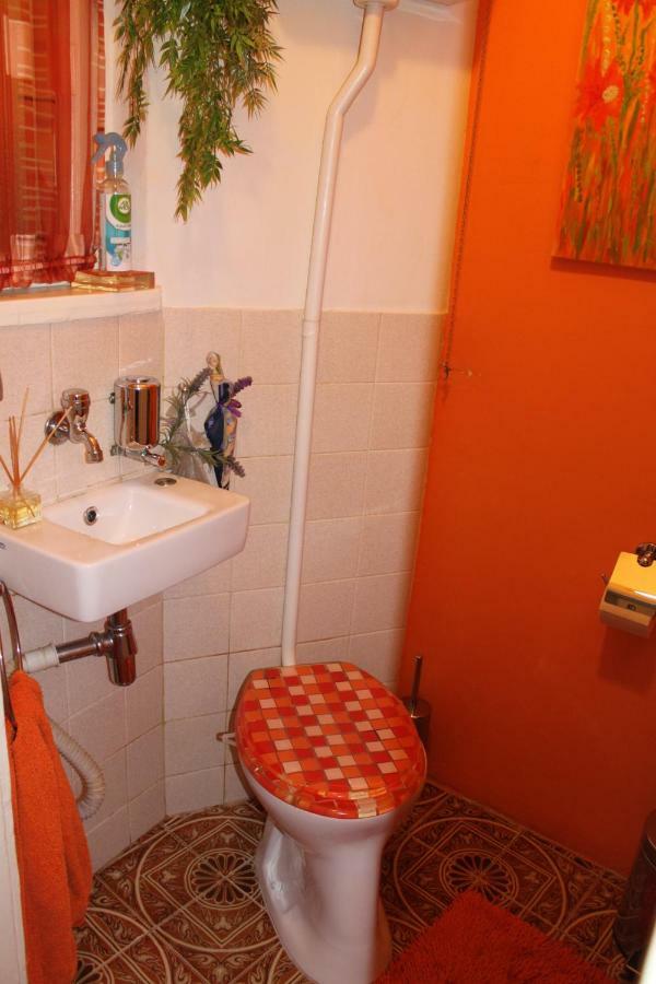 Cosy Apartment Under The Tower Prag Exterior foto